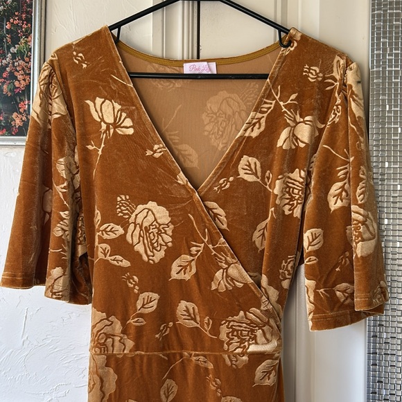 Mustard velvet wrap dress - Picture 2 of 5